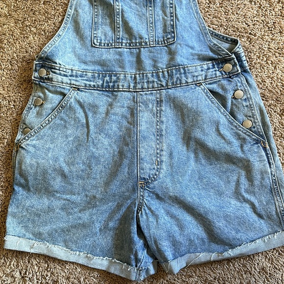 Universal Thread Overalls Size 8 - Picture 3 of 9